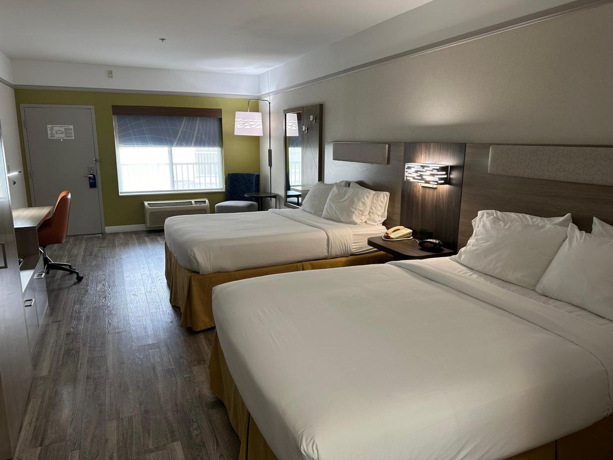 Holiday Inn Express Hotel & Suites San Dimas By Ihg Bagian luar foto